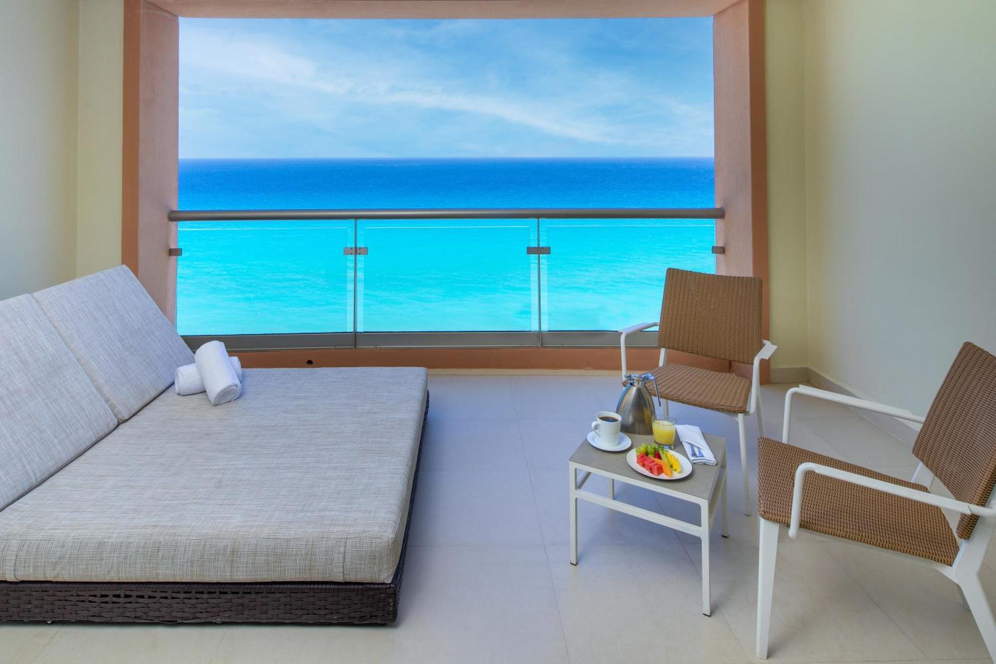 Beach Palace Cancun Room photo