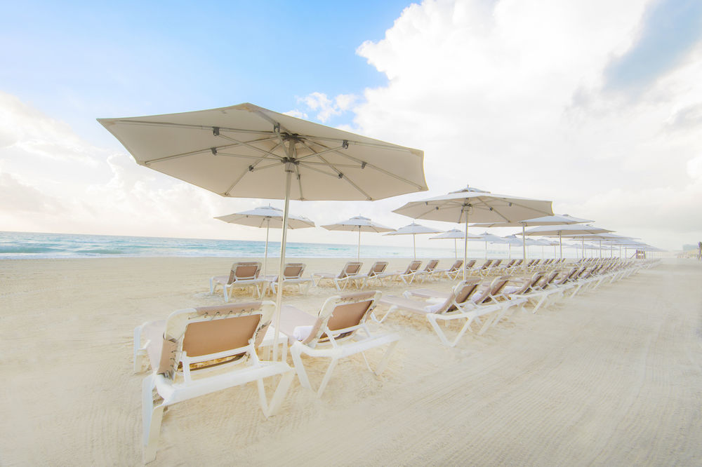 Beach Palace Cancun Exterior photo